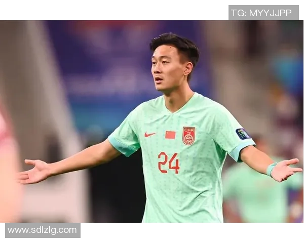 足球球星恶意犯规引发巨大争议裁判判罚与球迷反应成焦点 足球球星恶意犯规引发巨大争议裁判判罚与球迷反应成焦点